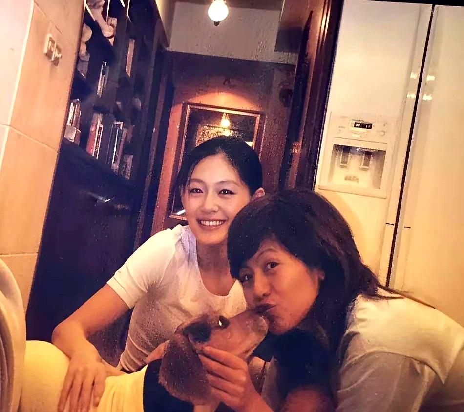 “每月固定给十万”，这句话甩出来时，像在晾账单，看着阔气，其实是伤疤。
台北博爱