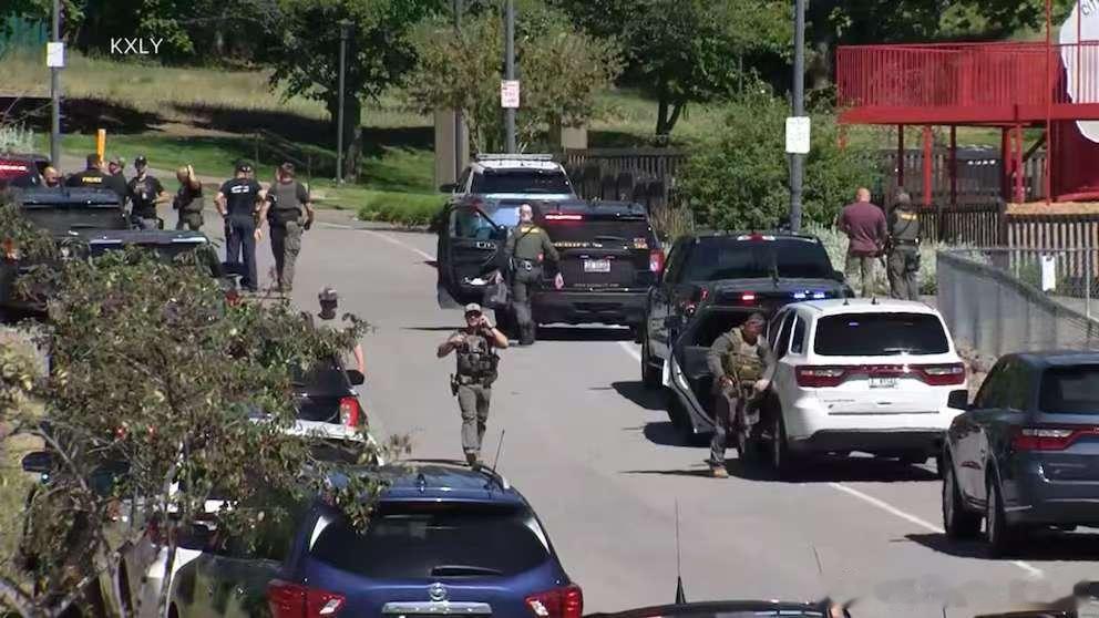 美国爱达荷州科达伦消防员在扑山火时遭遇枪杀，这事儿实在太抽象了！目前外媒披露最少