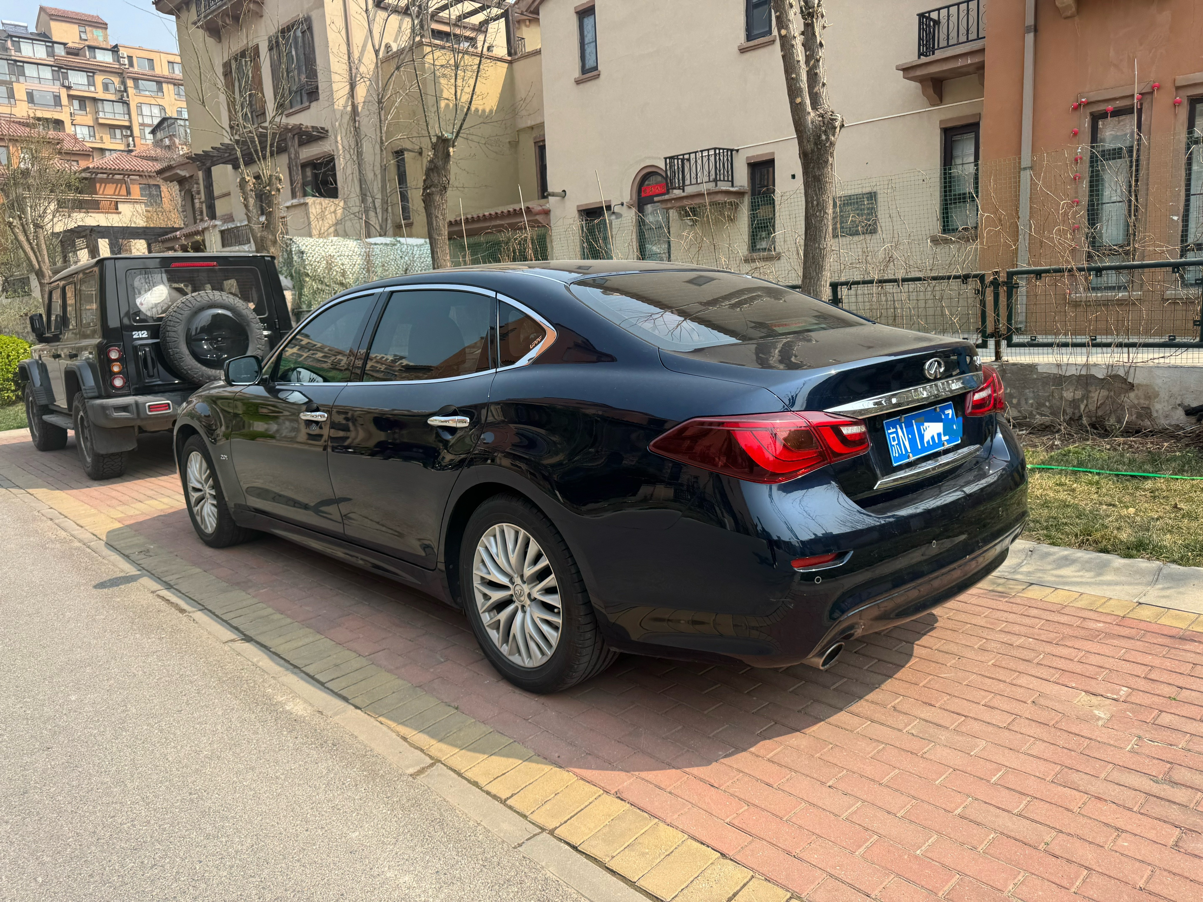 日产Y51 同平台当年日产最好的FM 前置后驱平台日产FUGA 和 英菲尼迪 Q