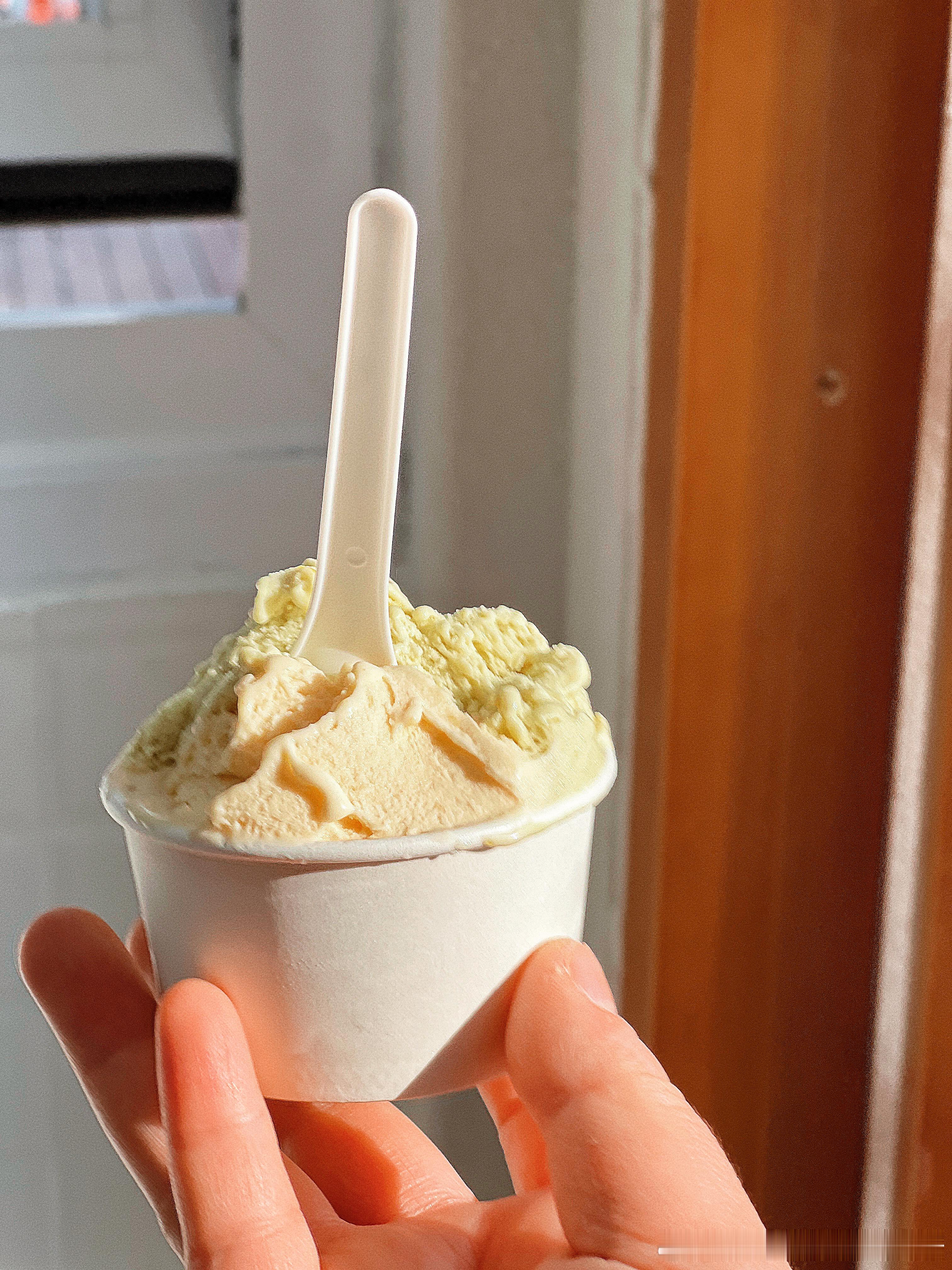 中国游中国购持续升温我们大中华好吃的辣么多！！🍦咸蛋黄冰淇淋试试看！yyds！