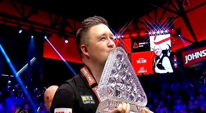 第三次，囧哥终于没哭了！

伦敦亚历山德拉宫，凯伦·威尔逊10-6拿下了50岁的