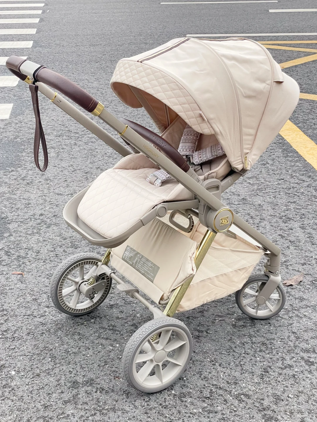 出生就能用！婴儿车真的不需要买多