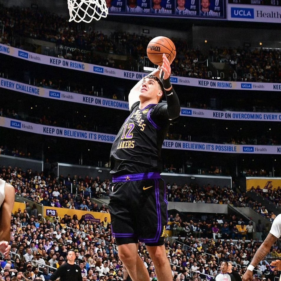 角色球员方面，得亏他俩了今天 