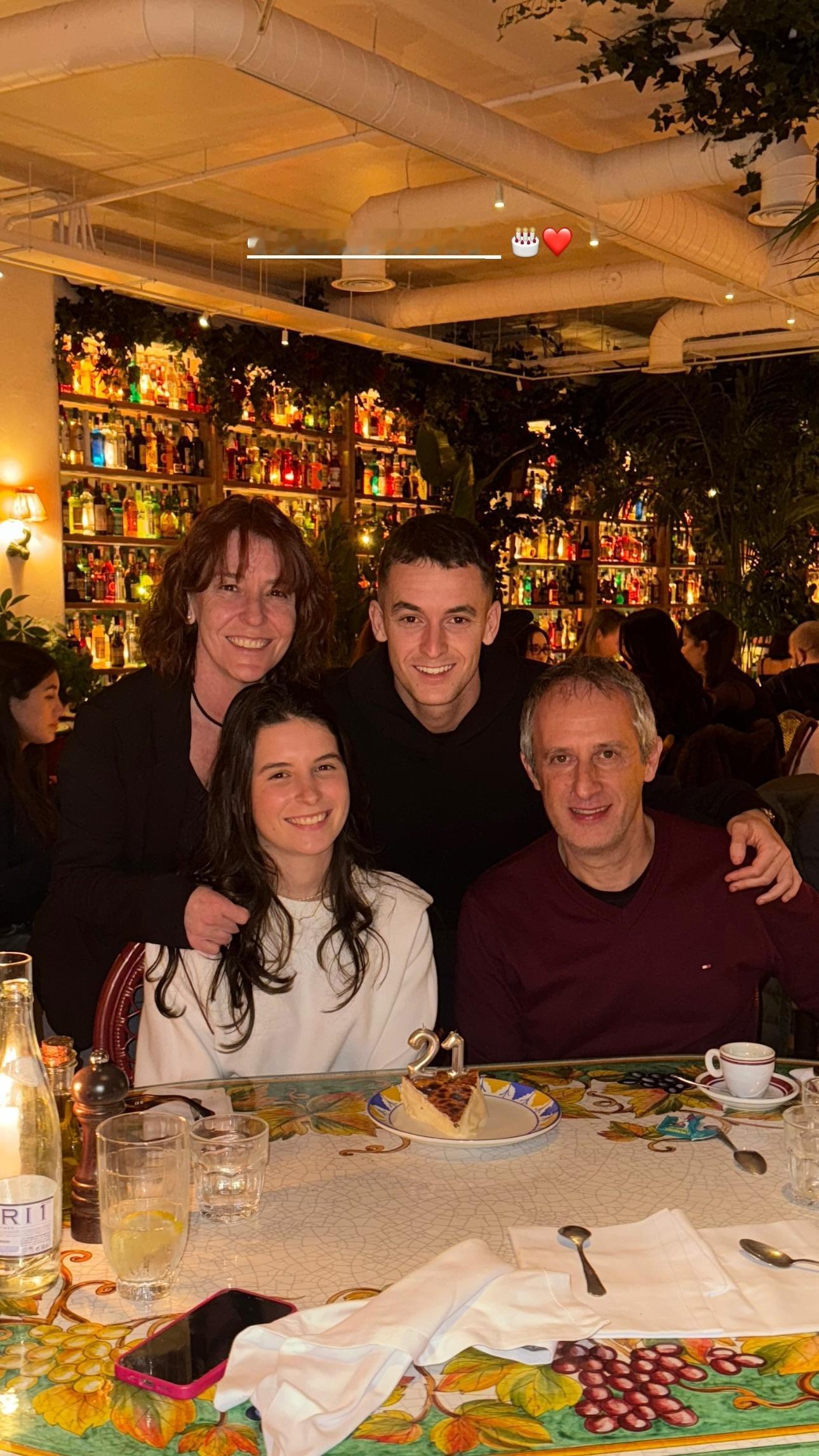 卡萨多和家人❤️💙巴萨至死不渝红蓝魂