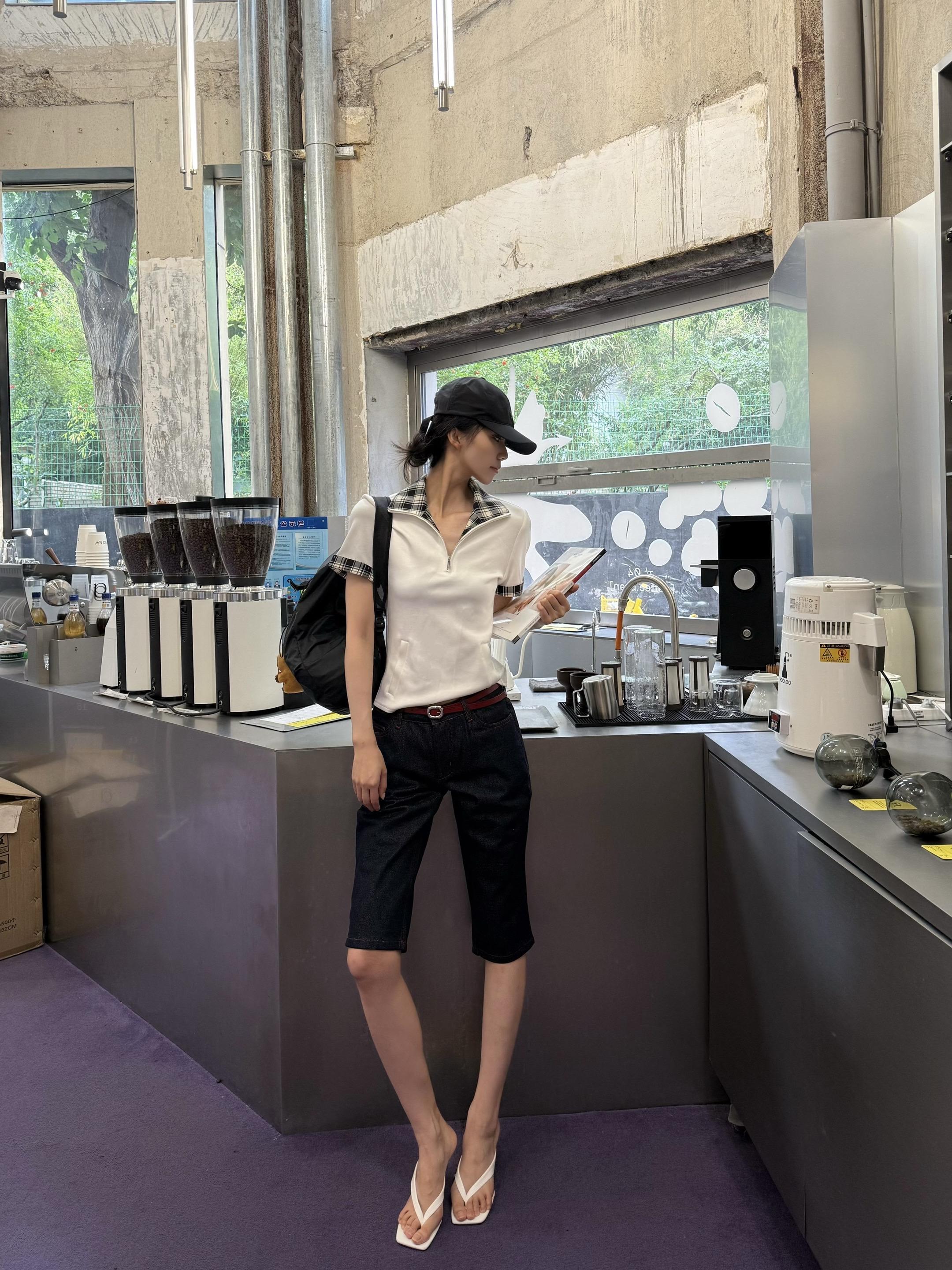 🧢：鸟 🎒：鸟 👚：sourplum 👖：1747 皮带：so...