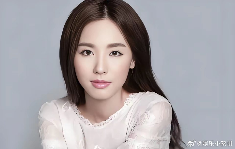 马景涛的女儿马世瑷 ，真的蛮可怜的。从小妈妈就不在身边，当时还是马景涛女朋友的田