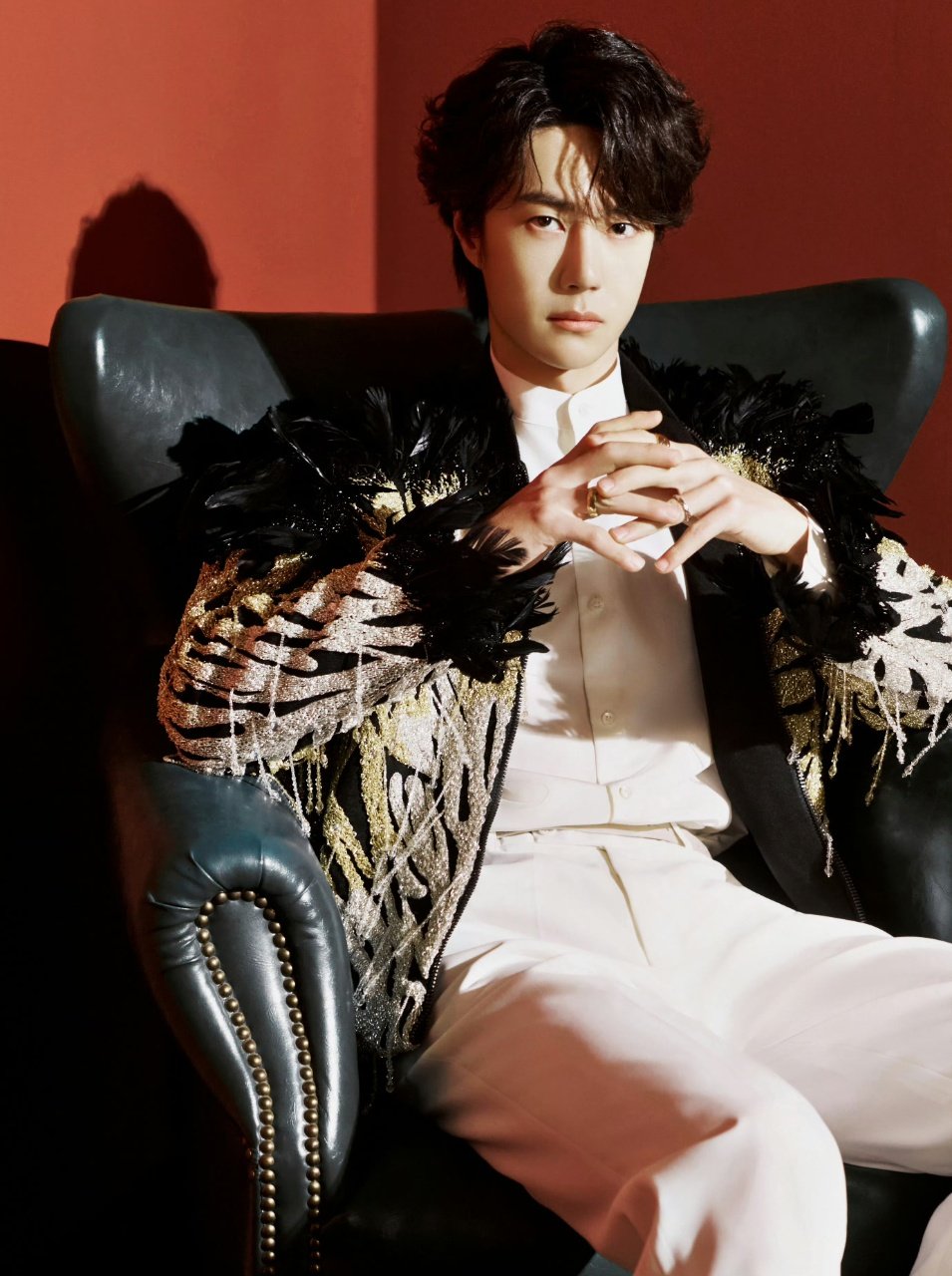 王一博央视马年春晚造型王一博演唱歌舞闪耀动起来 王一博演唱歌舞闪耀动起来！ 