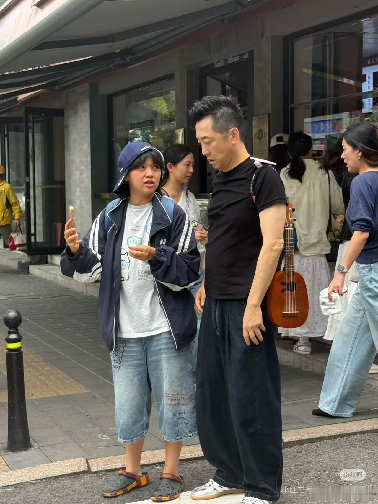 不敢想象，小拉宏居然和庾澄庆同框了！小拉宏还是几百万粉丝的up主！厉害👍🏻网