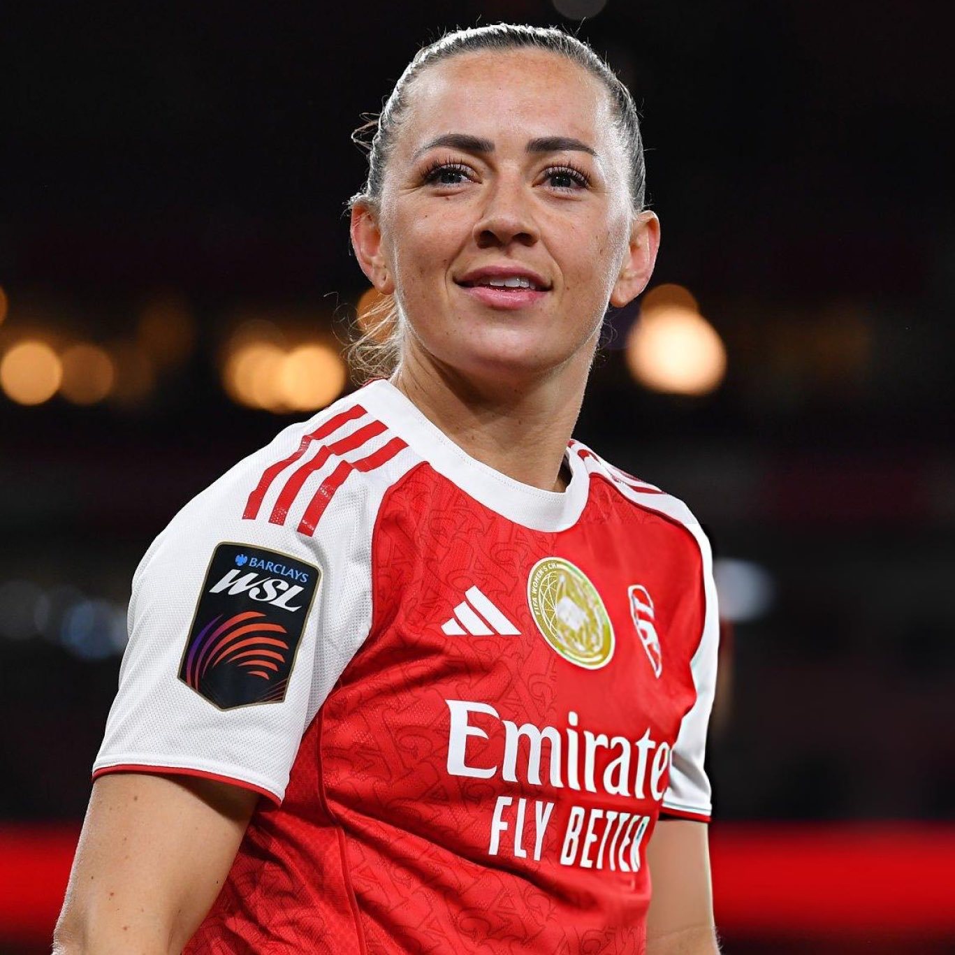 BBC体育记者Emma Sanders消息，切尔西预计将在今夏凯蒂·麦凯布离开阿