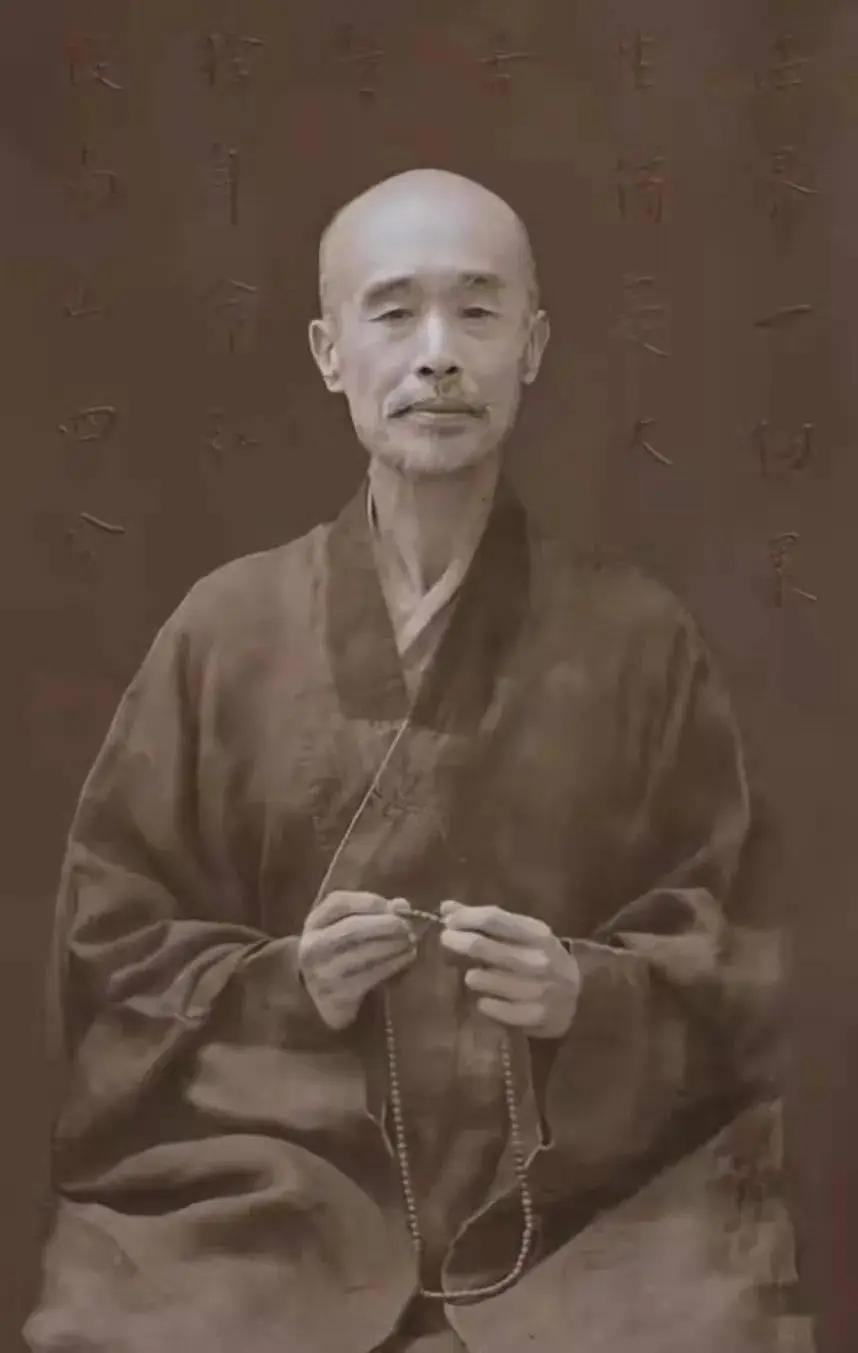 弘一法师说：“人生不过就是三万多天，借副皮囊而已，生命没有永恒，时间一到，该老得