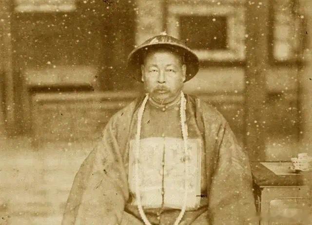 左宗棠之死：风雨歇处，孤忠未凉·默斋主人原创历史散文光绪十一年七月二十七，福州盛