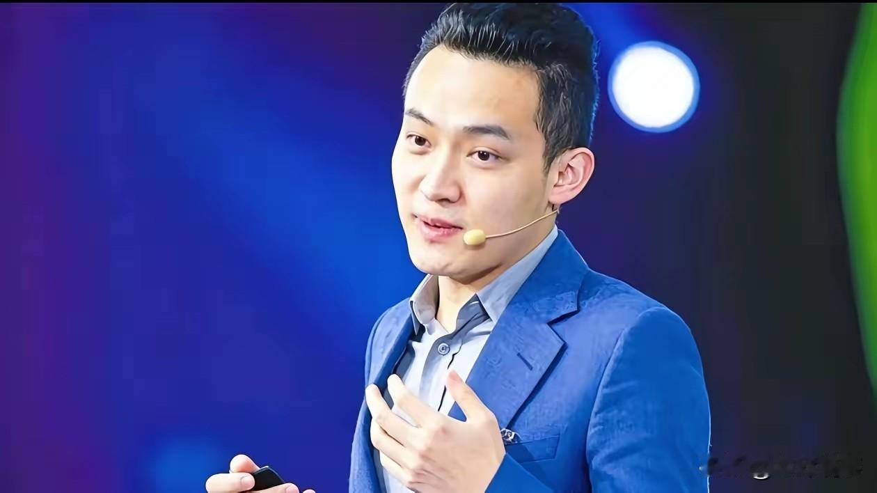老胡说回北京聊聊，他说三十年以后再说
很多人说这把老胡整不会了，实则不然。站在中