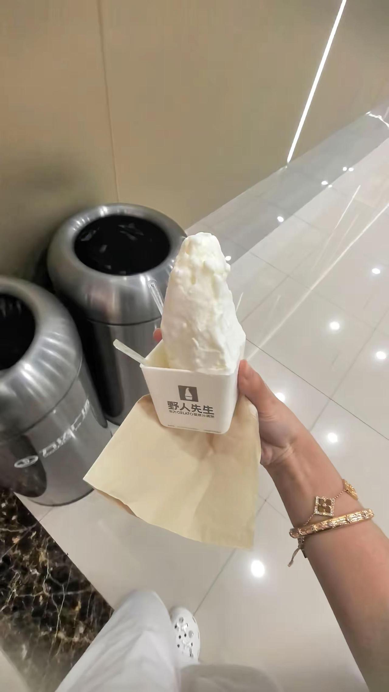 网红野人先生，一口劝退我。谁懂啊！慕名尝试野人先生，期待直接落空满怀期待咬下一口