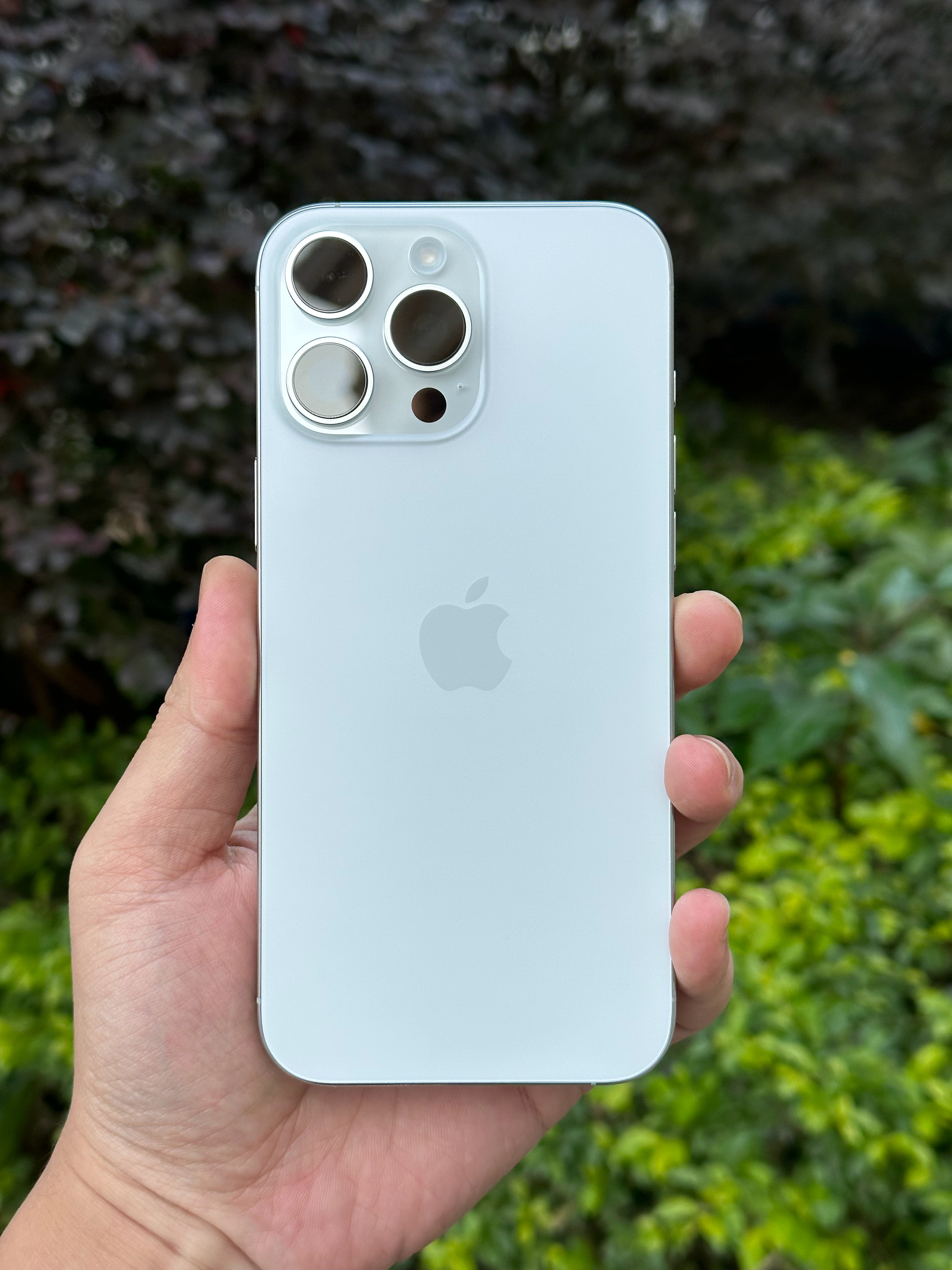 终于还是集齐四个颜色的 iPhone 了[允悲]16ProMax 白色机器到手。