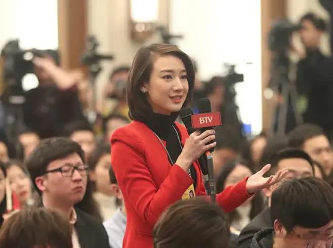 美国网友破防求助中国，没成想却被中国网友一句话，怼得说不出话来。 2026年2月