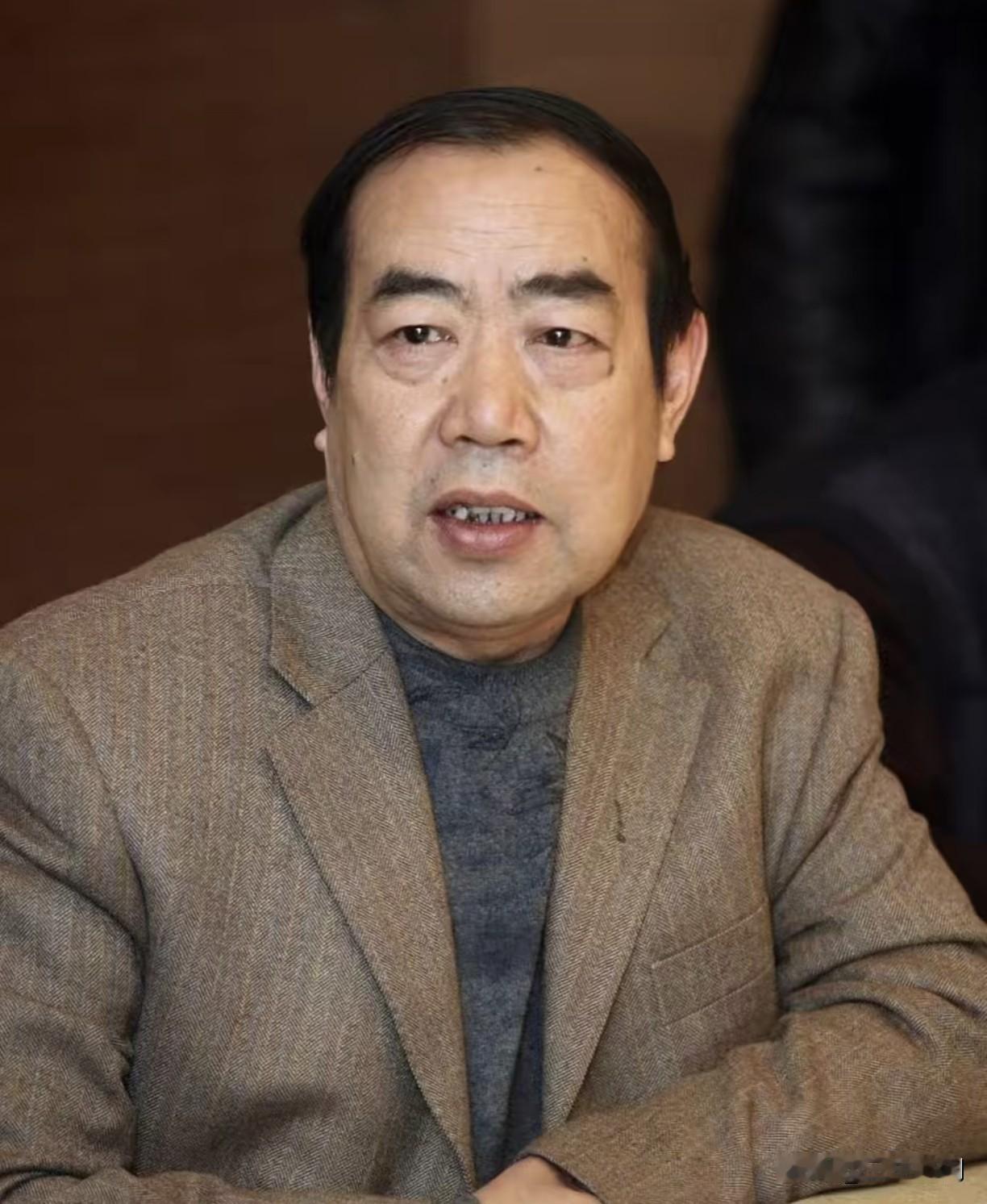 贾平凹：“跟睡过的女人比，玩暧昧的女人更有感觉，女人趴下去就像一匹马，坐下来就像