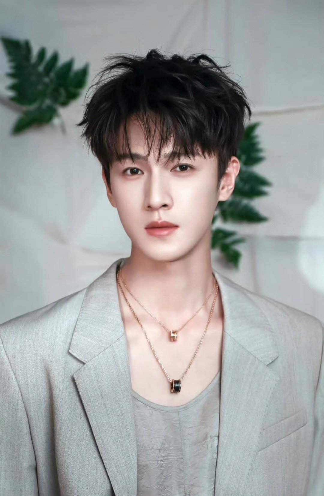 啊，王安宇春晚节目没了吗？？？感觉他今年开始就好背啊…