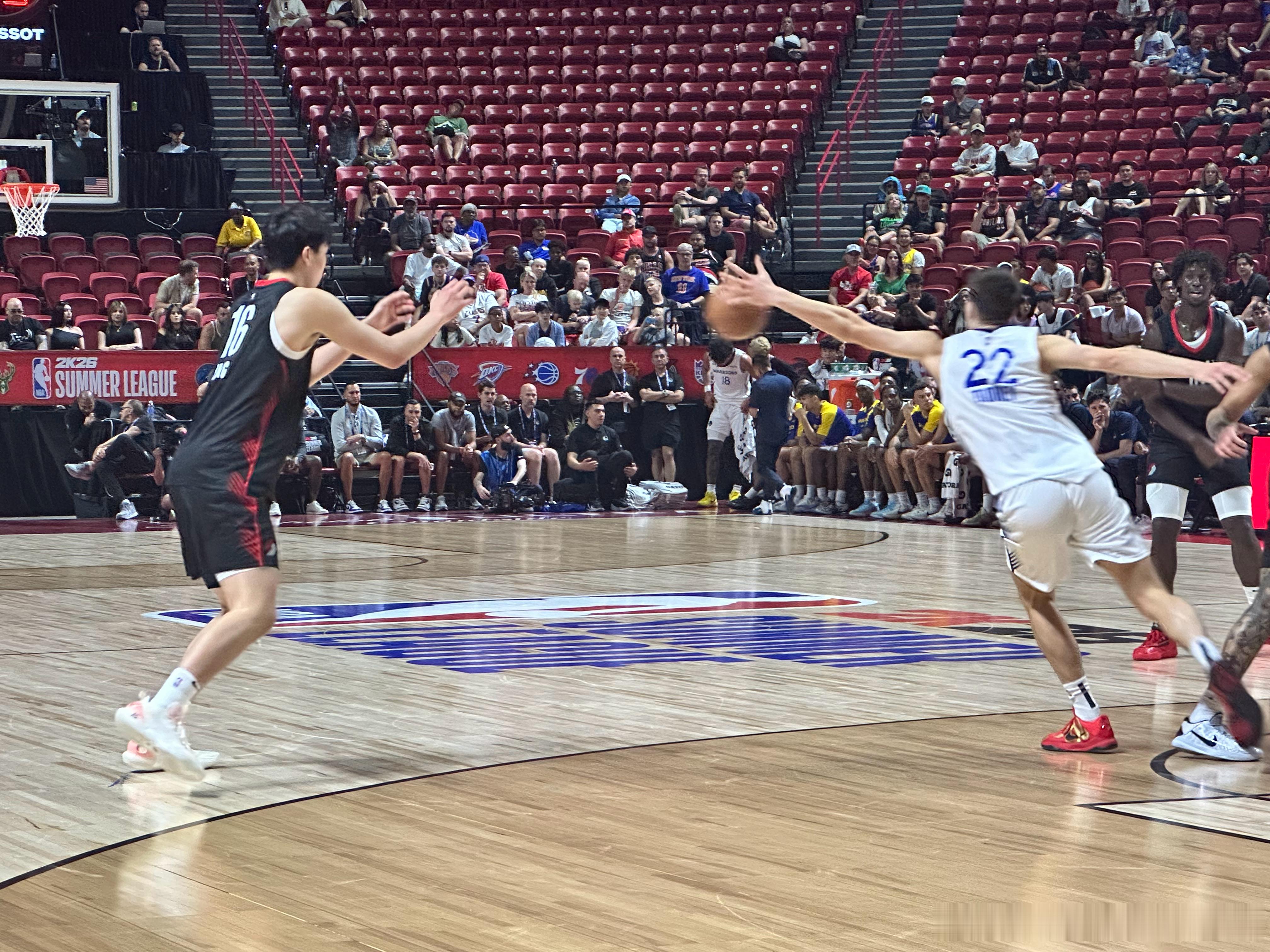 瀚森的夏联首记三分球！！！来啦来啦！！！杨瀚森nba夏季联赛波特兰开拓者杨瀚森开