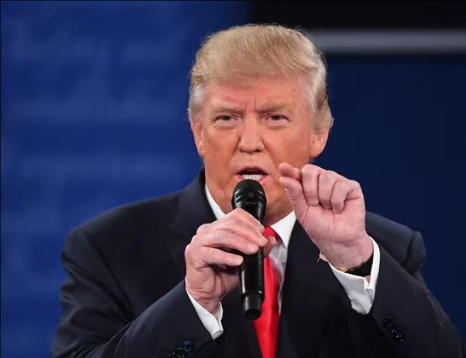 美国总统特朗普说：“除乌克兰总统泽连斯基之外，许多人都接受分割领土的概念。”真是