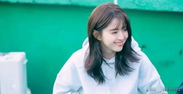 韩素希因母亲的不法行为再次成为公众关注的焦点，这无疑令人对她产生同情。报道显示，