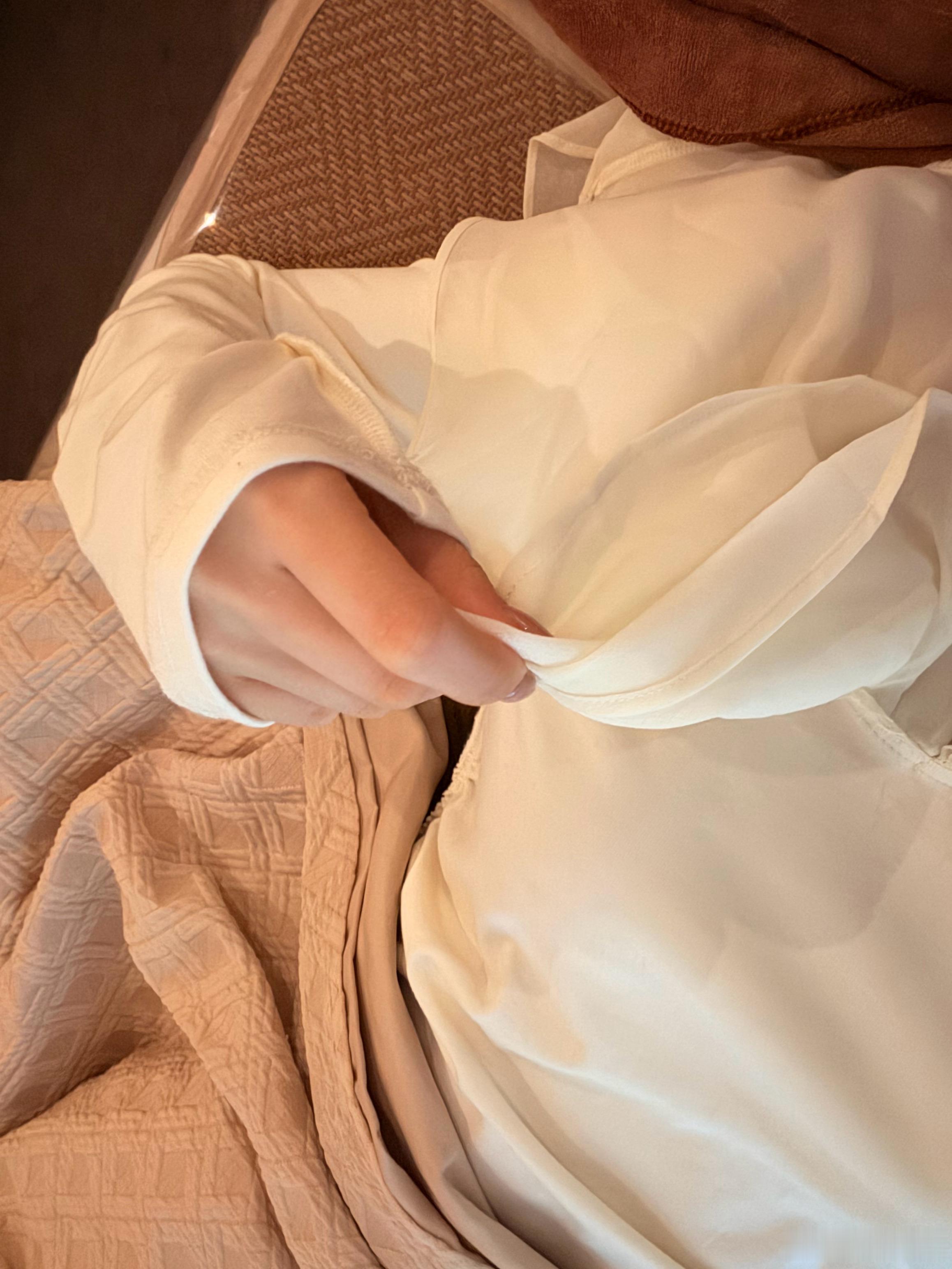 啊啊啊啊啊啊我服了 穿着穿反的衣服走了一天…… ​​​