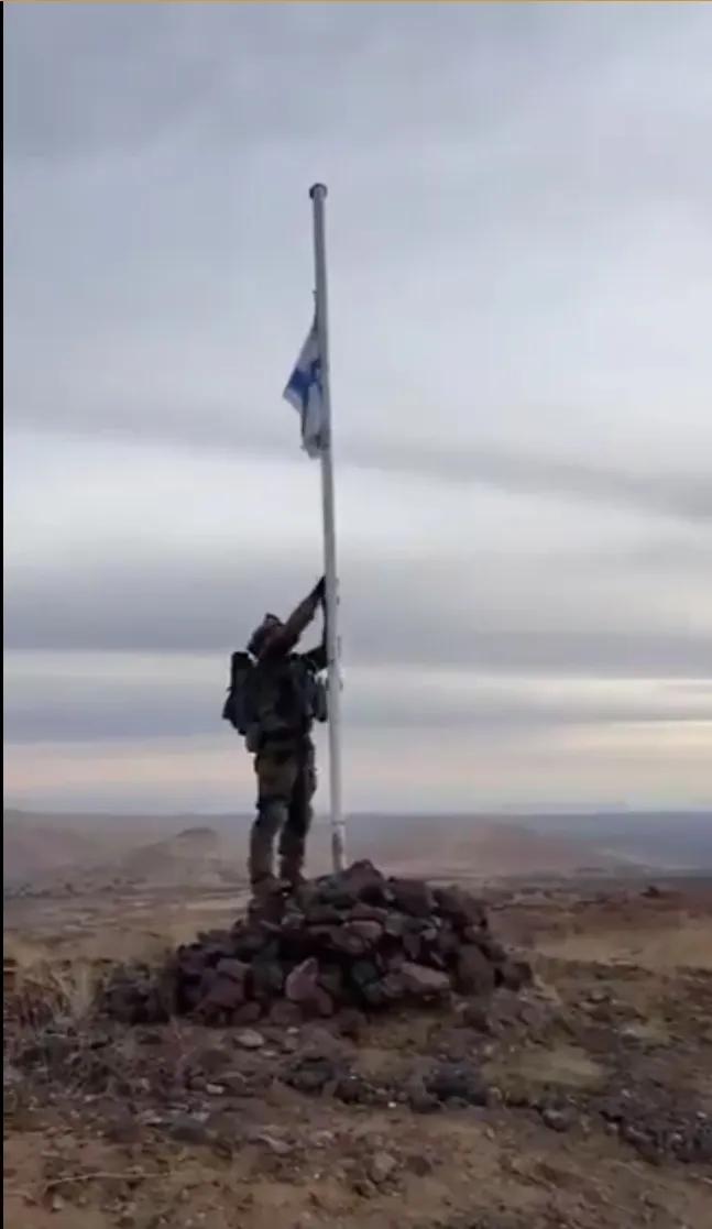 快讯：以色列国防军在叙利亚阿尔卡德尔镇升起“以色列”国旗