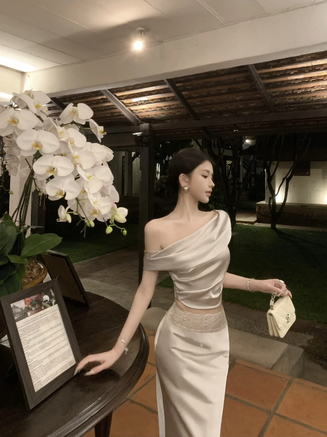 月光缠绵 躲在心里面