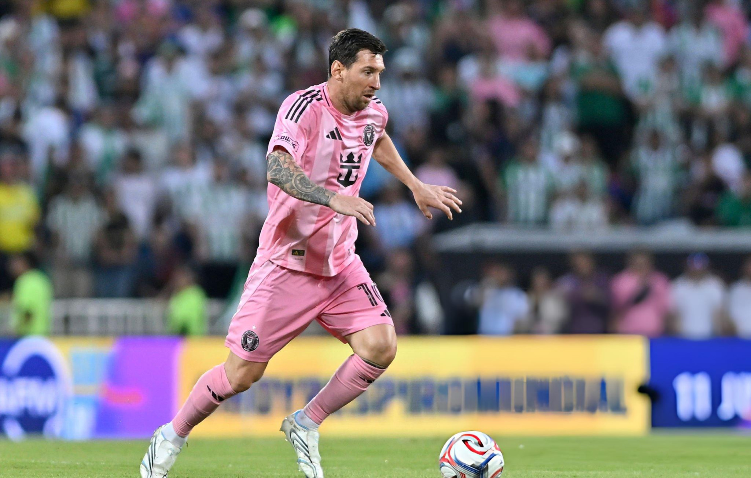 全场比赛结束，最终迈阿密国际2-1战胜麦德林国民竞技队，本场比赛梅西出场76分钟