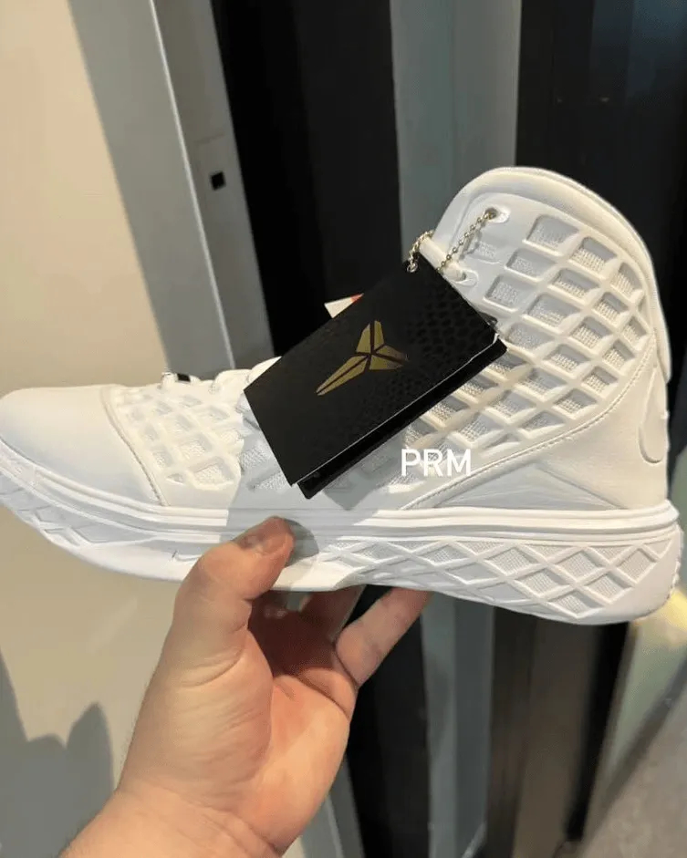 纯白色Nike Kobe 3 Protro“Halo”将于8月份复刻上市！科比K