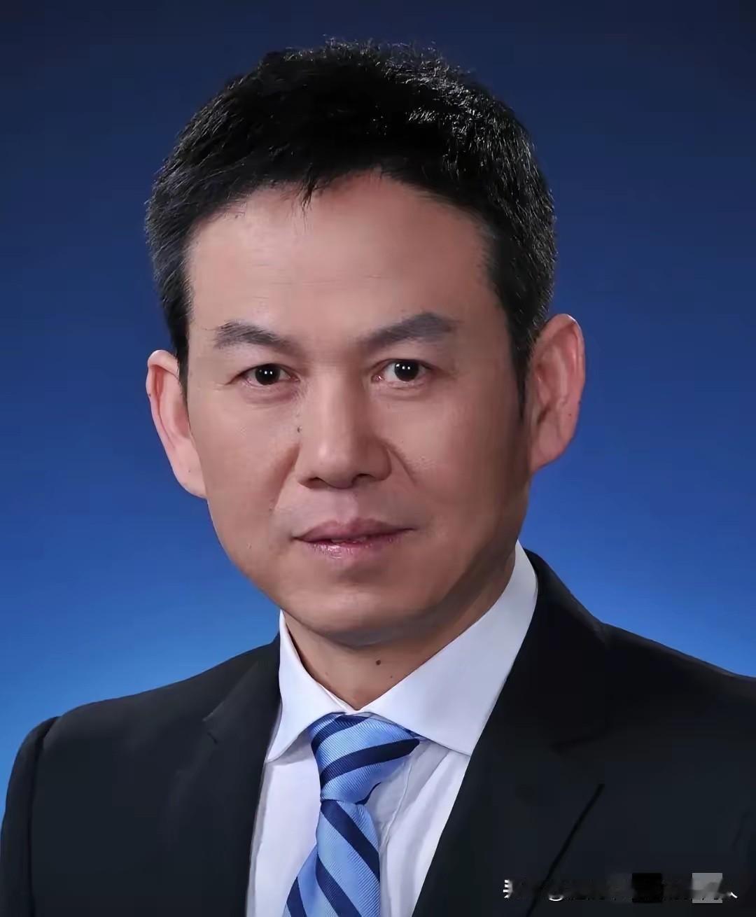 昔日的“定心丸”，如今变成了一记狠狠的耳光。

雷神山院长王行环，被查了。看到通