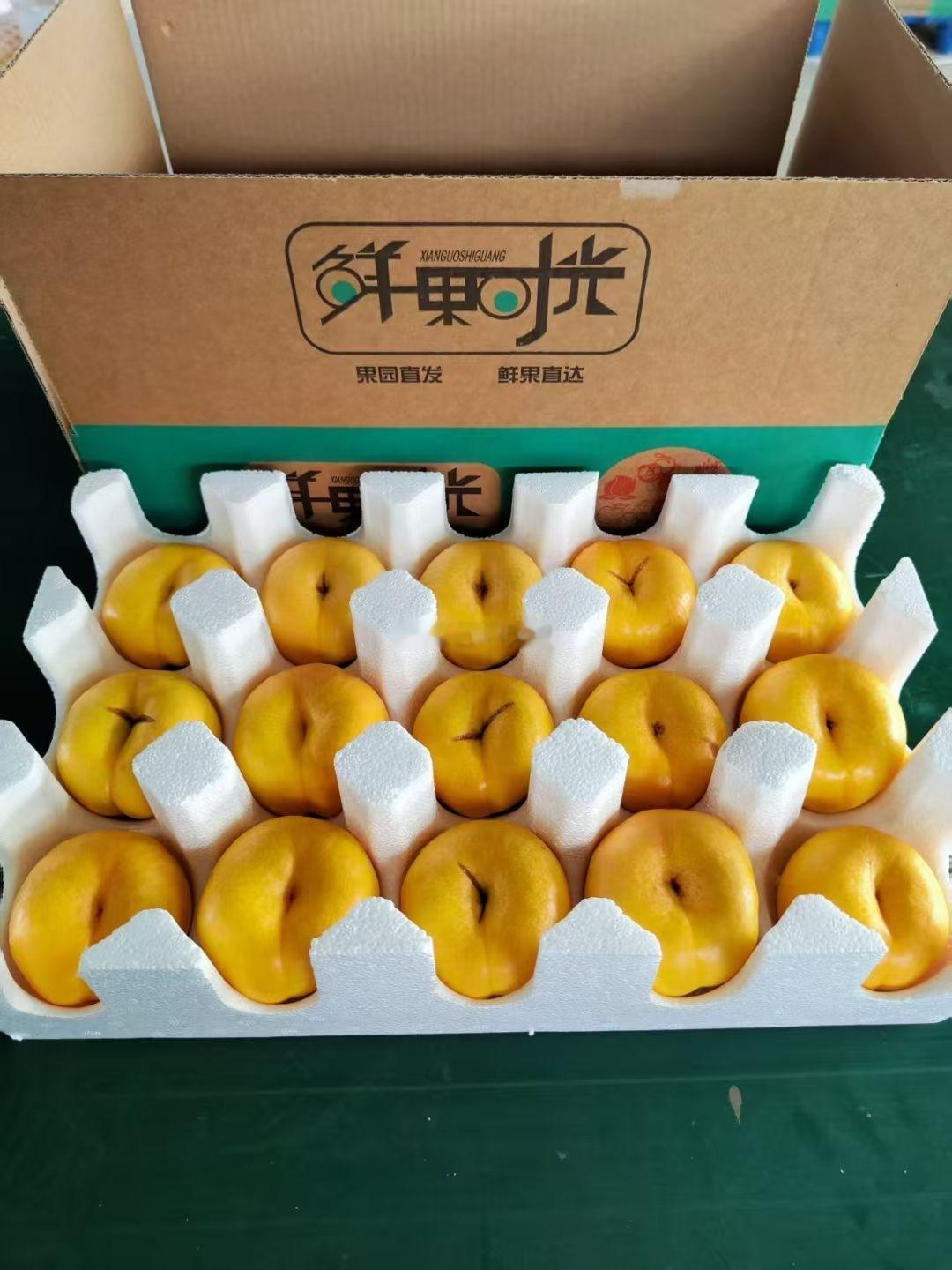 今年占了大妈水果摊的光，才发现蒙阴的桃子简直就是隐藏的
