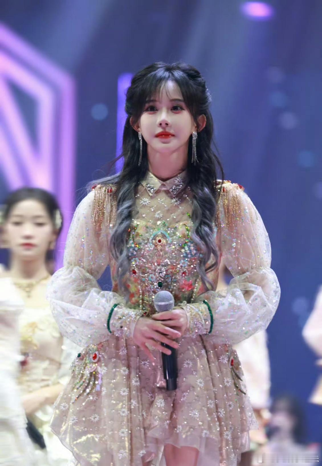 SNH48合唱王菲世界赠予我的  神曲遇上花车巡游，这场面的感染力真的藏不住！S