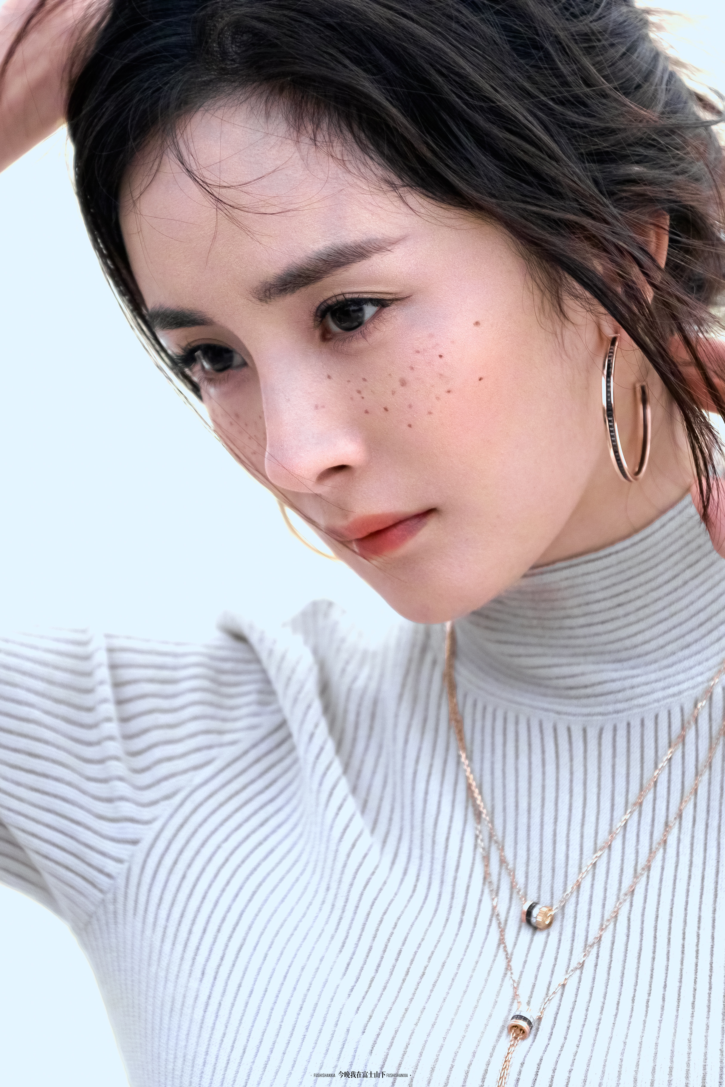 投稿 杨幂：亚麻质地的女性 