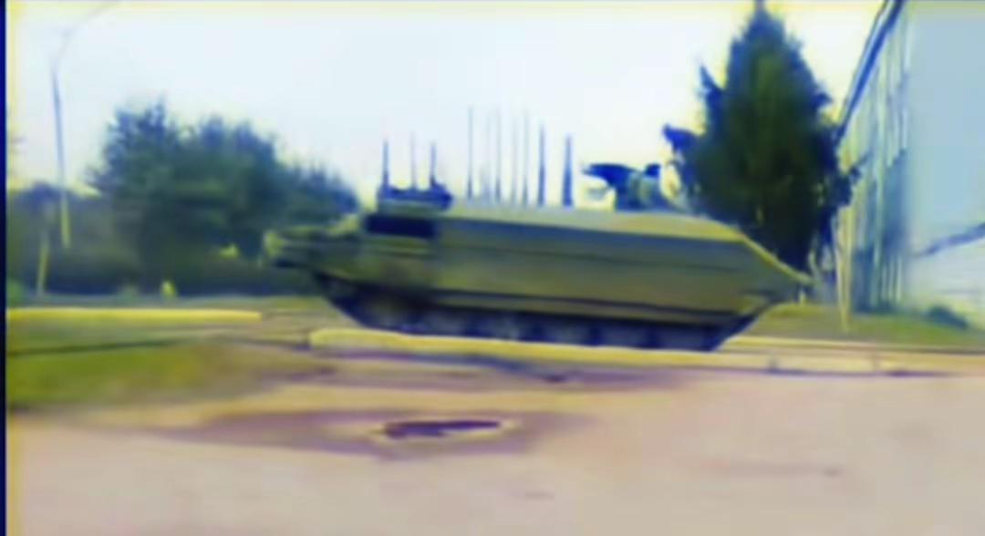 俄罗斯联邦坦克乌拉尔制造厂。T90M突破3底盘改装重型工程T90m突破3底盘改装