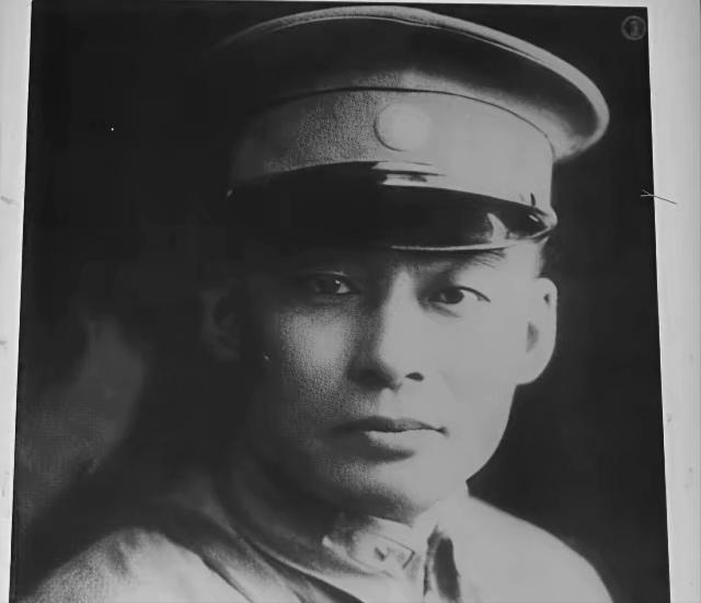 1936年，西安，不惑之年的钻石王老五胡宗南，看上了有夫之妇黄采楹，她当时被称作