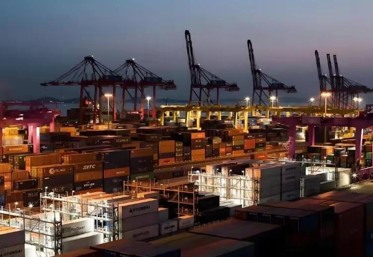 美就解放军环岛军演表态：两党已达成共识，若大陆攻台，美将出兵。
 
这话听着唬人