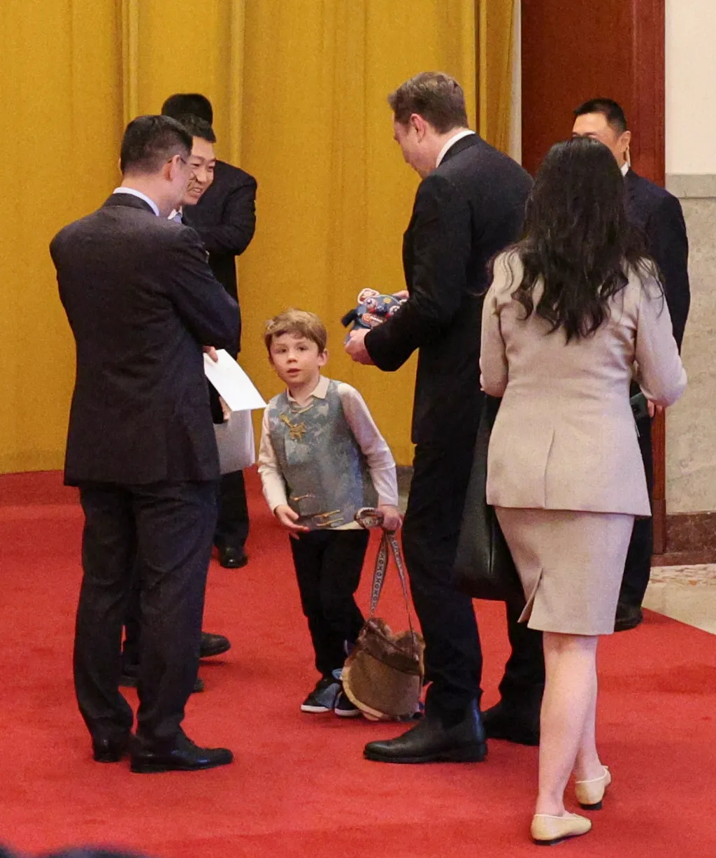 一个小小的虎头包，一次简单的中文发文，让中国非遗手工、国潮文化，站在了世界的聚光