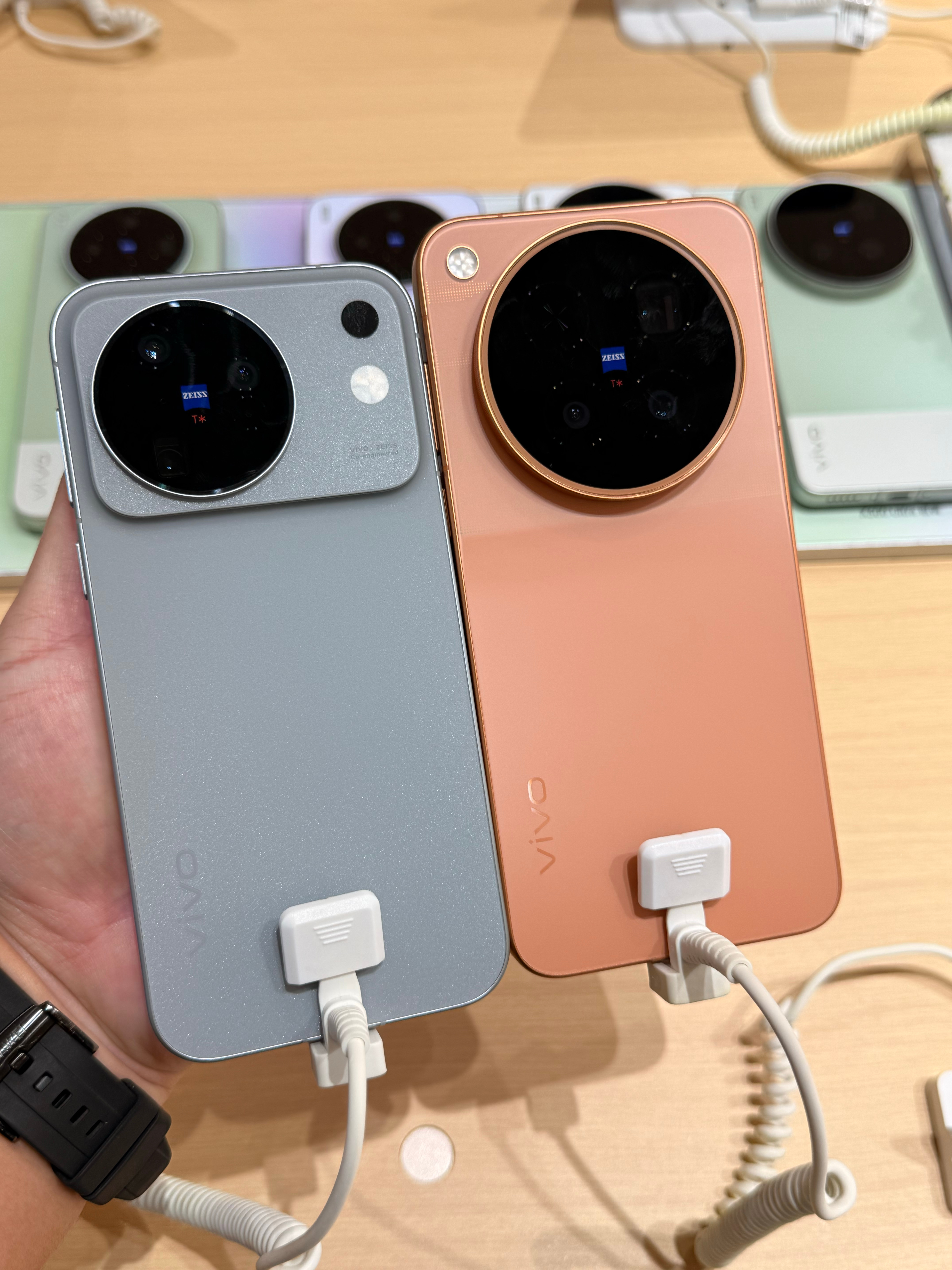 自我买了VIVO X80Pro之后特别是身边喜欢手机拍照的朋友都有来问这VIVO