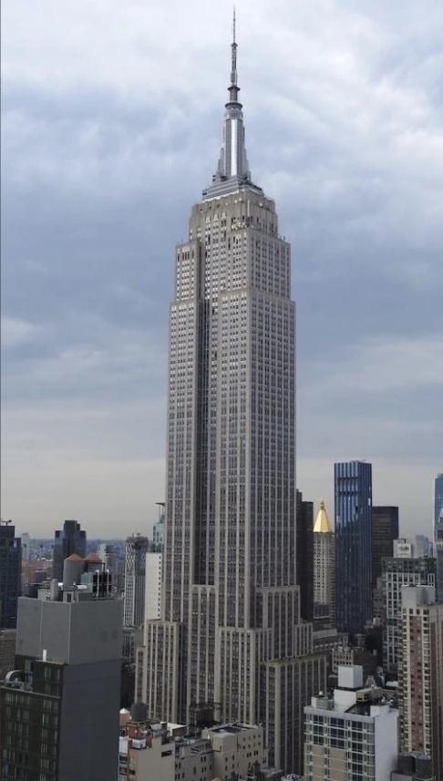 华尔街日报最近发了一篇挺震撼的深度报道，揭露了一个极其隐秘但疯狂的圈子：中国顶级