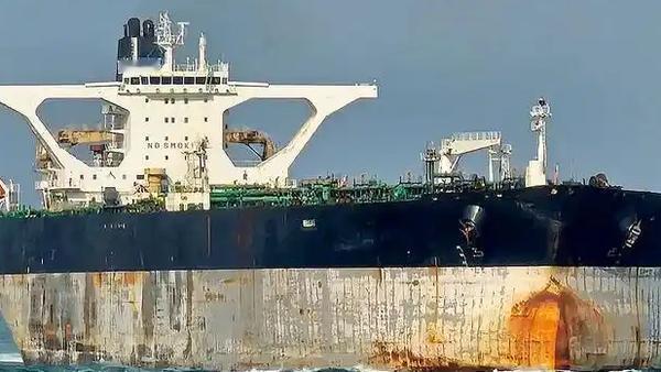 扣押油轮，英美捅了马蜂窝，土耳其政客：世界将见证中俄伊土联盟
国际海域再起风波，