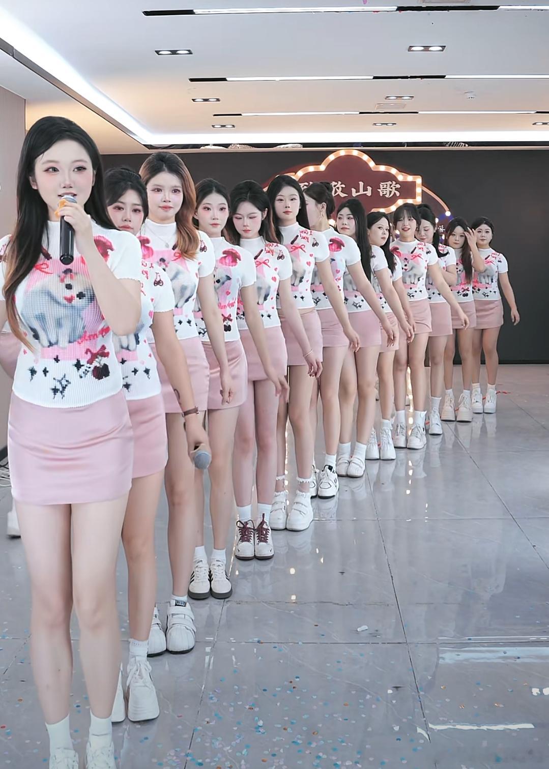 洋洋高锐·盛夏～梅香◎谁的爱……不是爱等待……琼花开◎谁的梦……还是梦庄生……化