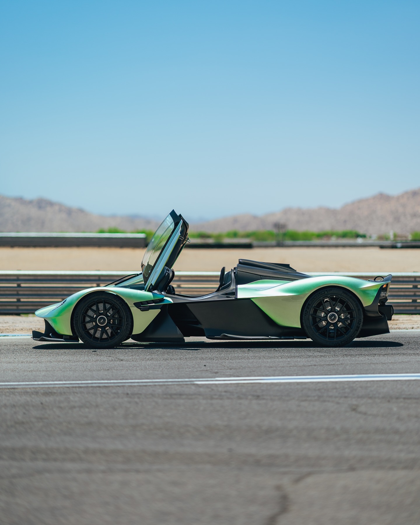 Aston Martin Valkyrie Spider阿斯顿马丁astonma