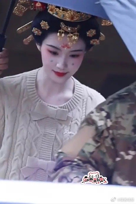 理性评价一下卢昱晓这个剧里的妆造 