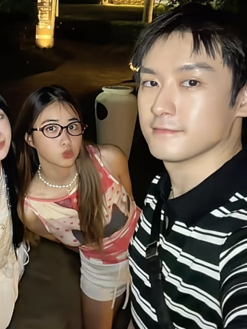 我以为我眼睛出问题了卧槽轶不刘神真见面了 