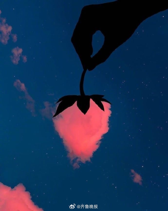 活在自己的热爱里，而不是别人的眼光里。#晚安# ​​​