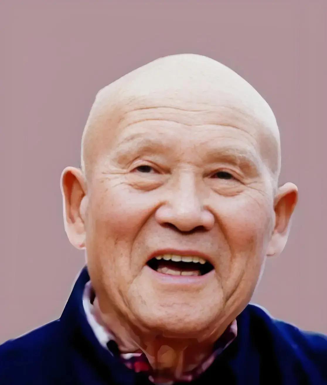 他是中国最长寿的老红军，没有之一。47岁才参军，63岁才娶上媳妇，66岁当爹，一
