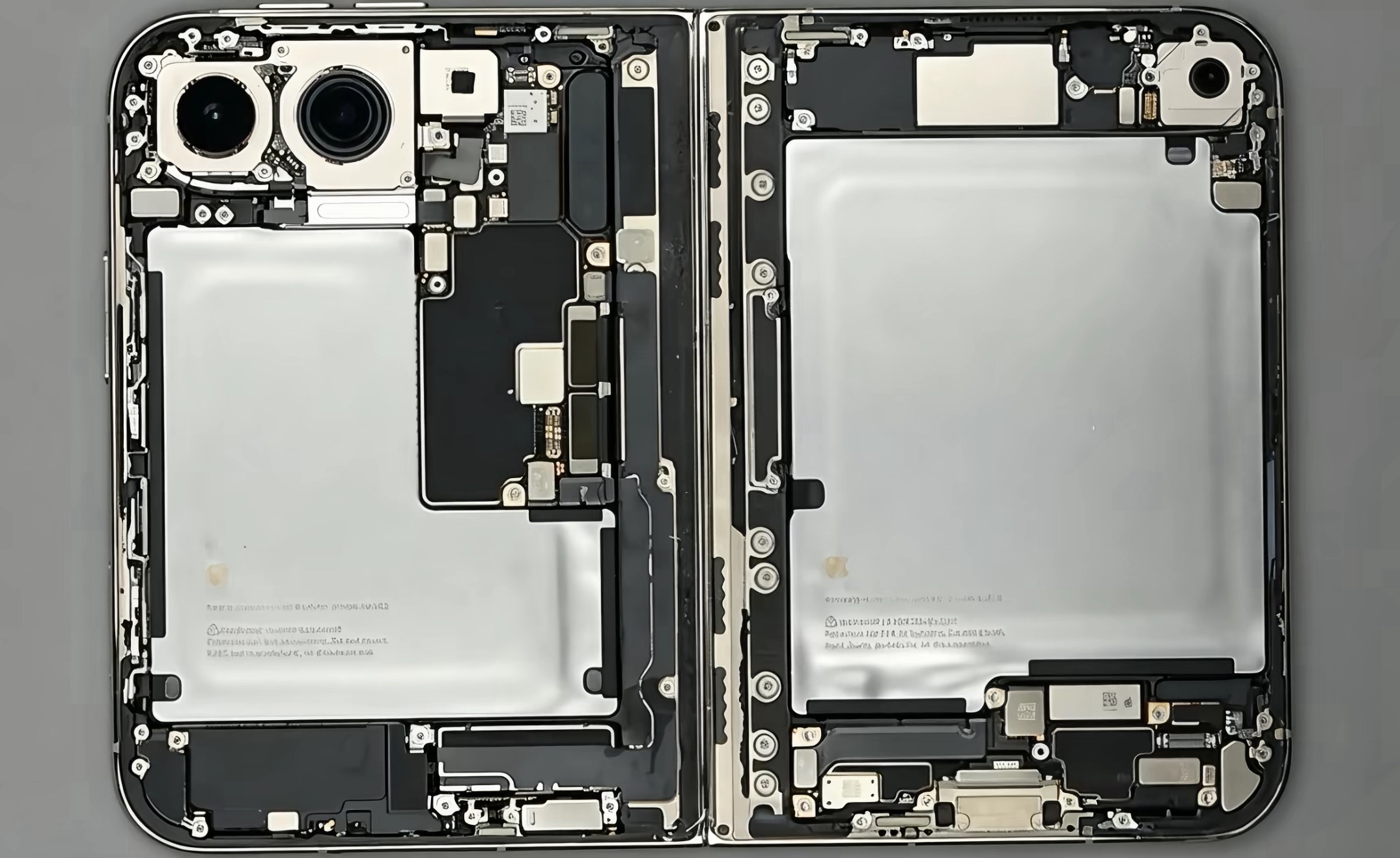 华强北商家说iPhoneDuo毫无技术含量理性看待苹果的首款折叠屏，从杨长顺的拆