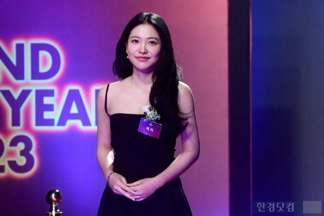 YERI 有望出演新剧Azure Spring 女主角。该剧改编自郑德贤作家的同