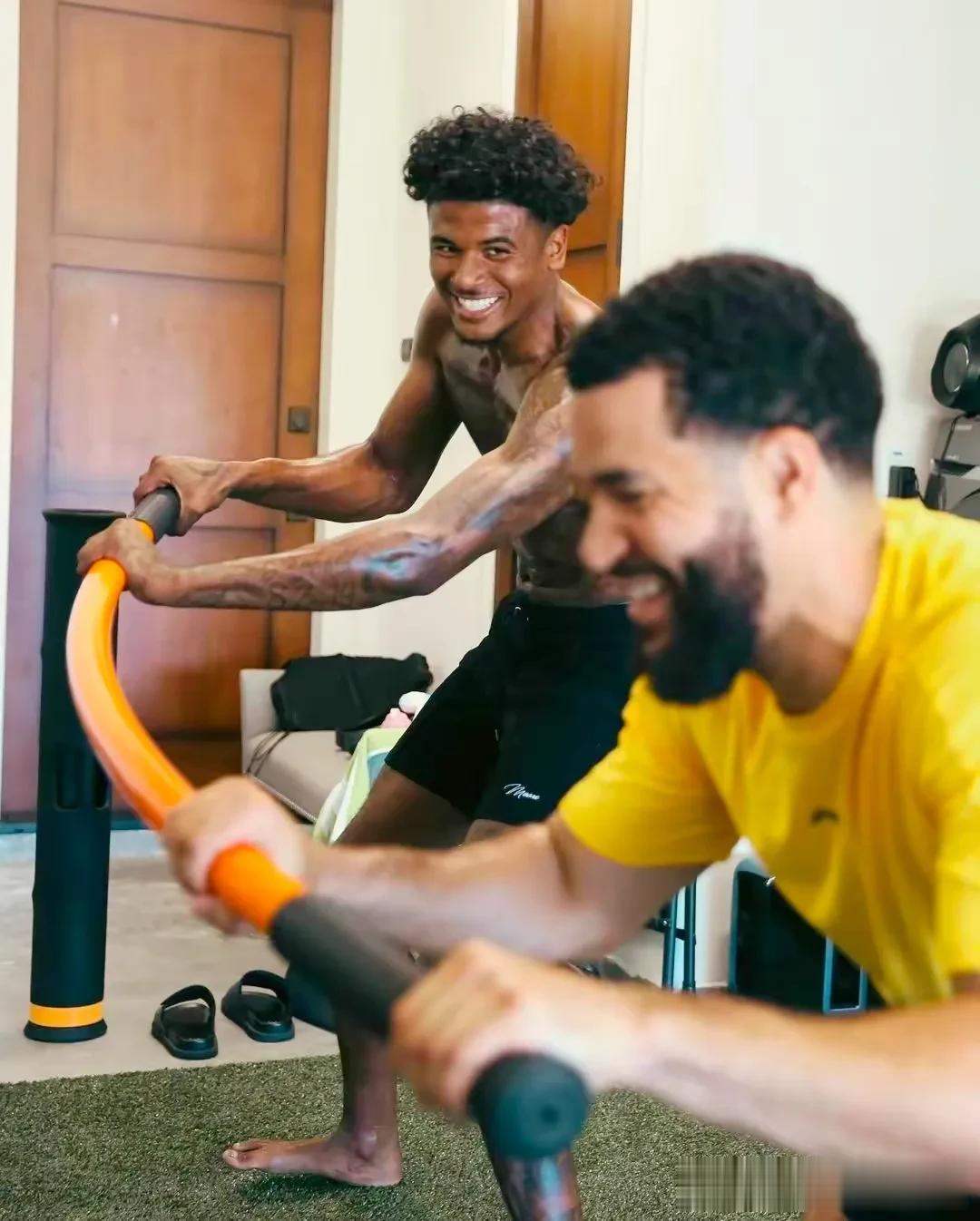  
北京时间8月1日NBA火箭队后卫杰伦.格林接受随队记者采访表示:“球队最近的