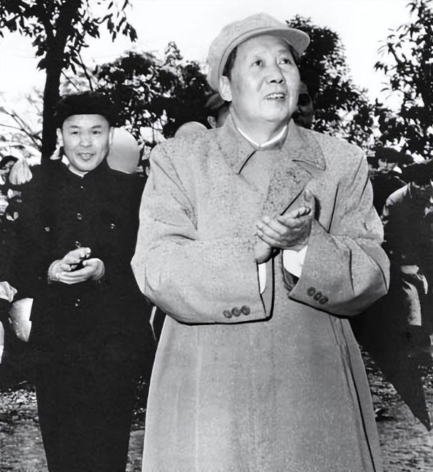 1958年，毛主席前往广西南宁视察时，下令不能铺张浪费，韦国清上将试探询问：“您